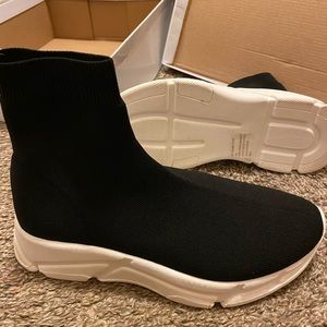 New Steve Madden bitten sneaker